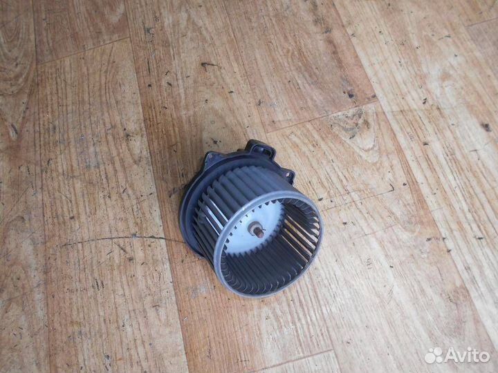 Моторчик печки Daihatsu Sirion 1998-2004