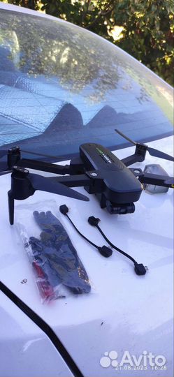 Квадрокоптер Hubsan zino Pro+