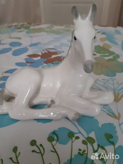 Фарфоровая статуэтка 