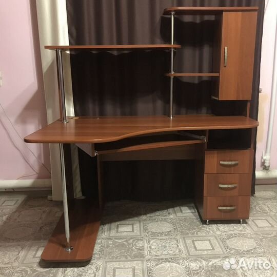 Компьютерный стол