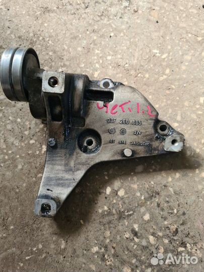 Кронштейн компрессора кондиционера Skoda Yeti cbzb