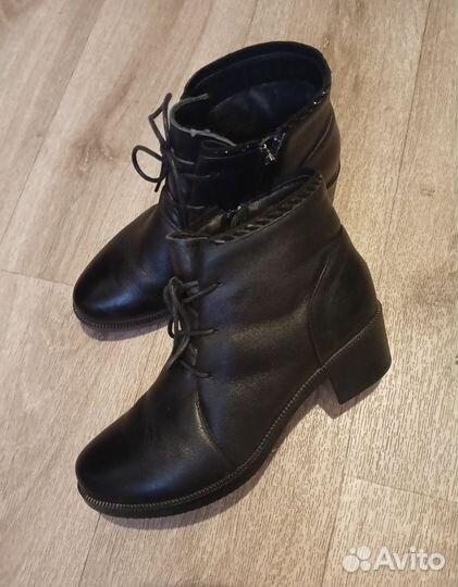 Ботинки женские демисезонные 35 размер
