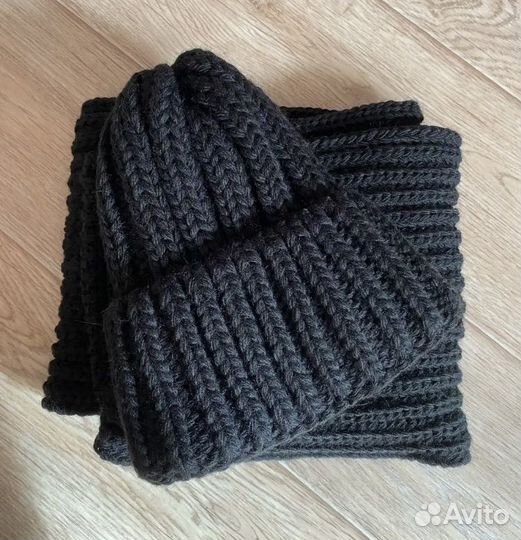 Комплект шапка и снуд, новый