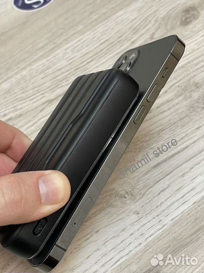 Павербанк Magsafe cyberpunk