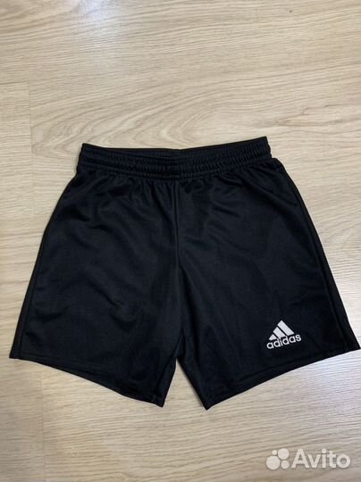 Футбольные шорты adidas для мальчика 7-8 лет