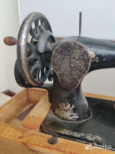 Швейная машинка зингер