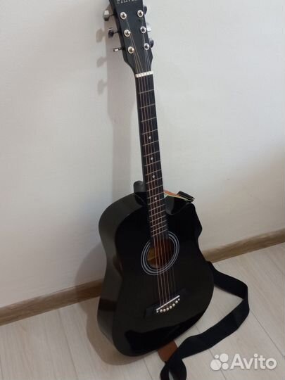 Акустическая гитара
