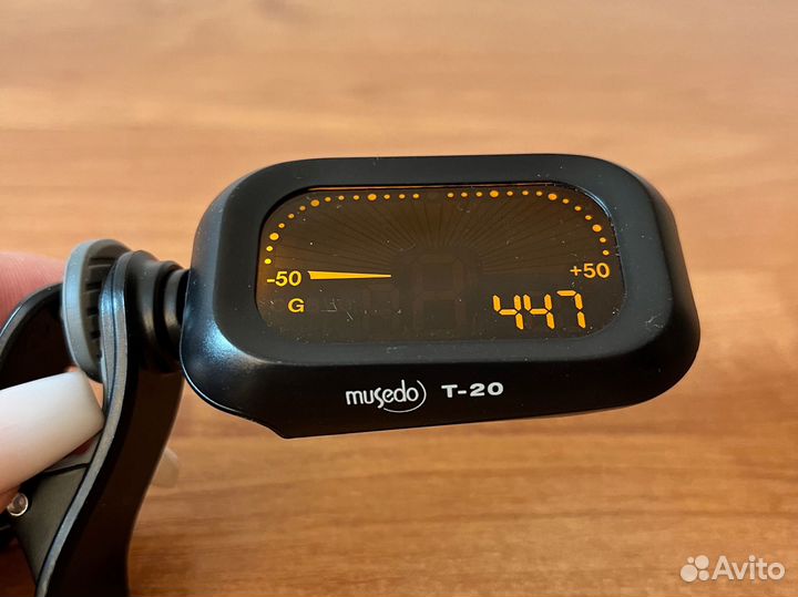 Тюнер для гитары цифровой musedo T-20