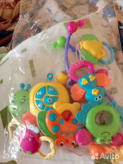 Музыкальный мобиль на кроватку