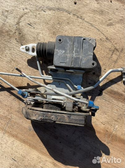 Бад флаер замок двери передний правый