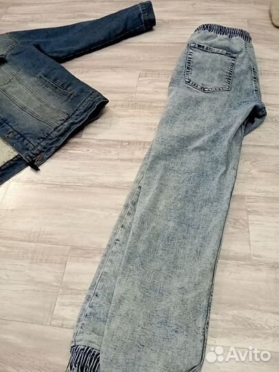 Джинсовая куртка с джинсами