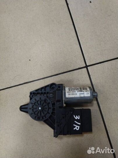 Мотор стеклоподъемника задний правый Volkswagen