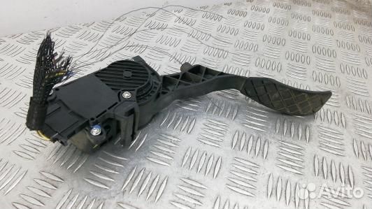 Педаль газа skoda fabia 2 (EMA10NW01)