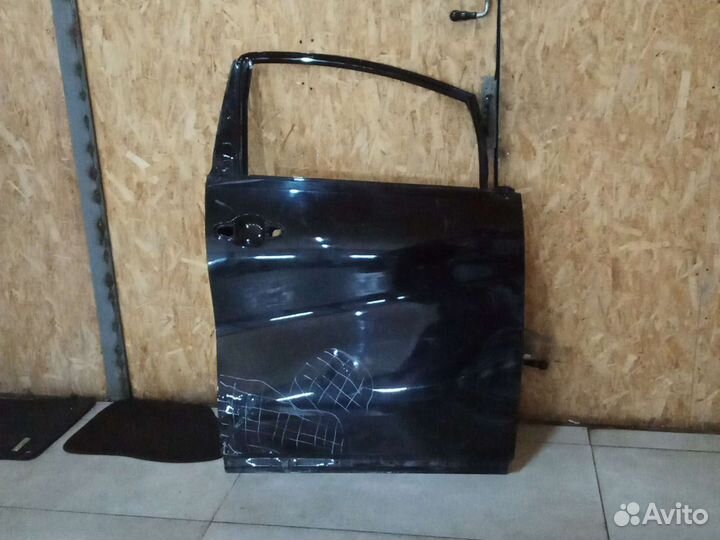 Toyota Alphard 3 дверь передняя правая 2015