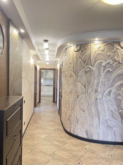 3-к. квартира, 100 м², 3/11 эт.