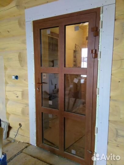 Алюминиевая дверь со стеклом