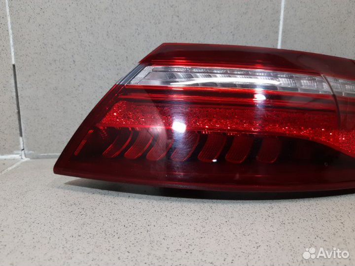 Фонарь задний наружный правый Mercedes-Benz