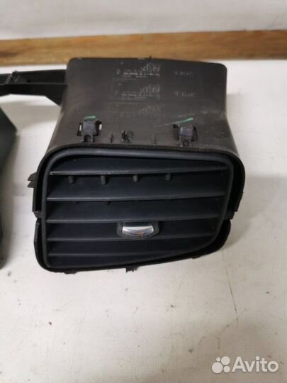 Дефлектор торпеды передний Renault Megane 3 KZ0U