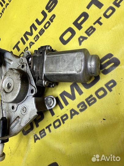 Моторчик стеклоподъемника передний прав Kia Rio 3