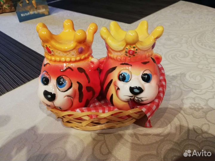 Солонка и перечница фарфор