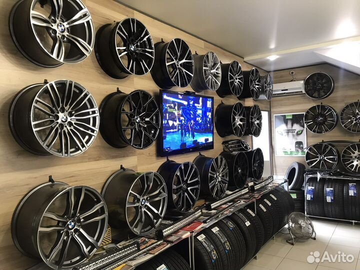 Диски разноширокие R20 на BMW M-стиль