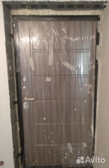 Дверь входная металлическая левая бу