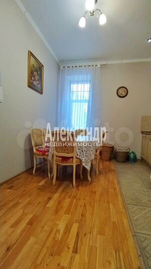 4-к. квартира, 133 м², 2/4 эт.