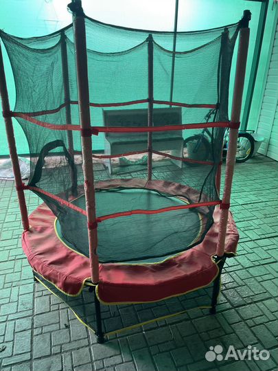 Детский батут с сеткой