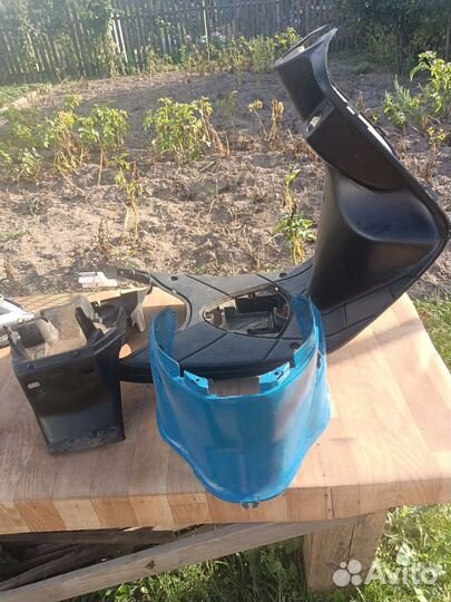 Остатки пластика Suzuki lets