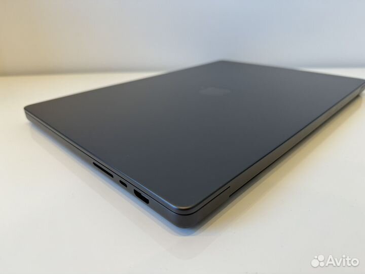 Как новый Macbook Pro 16 M3 Pro 18Gb 512Gb