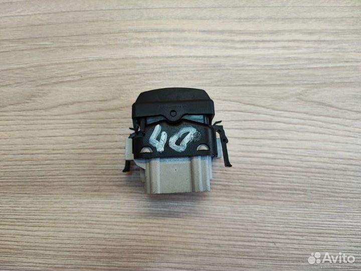 Кнопка обогрева сидений Renault Sandero Stepway