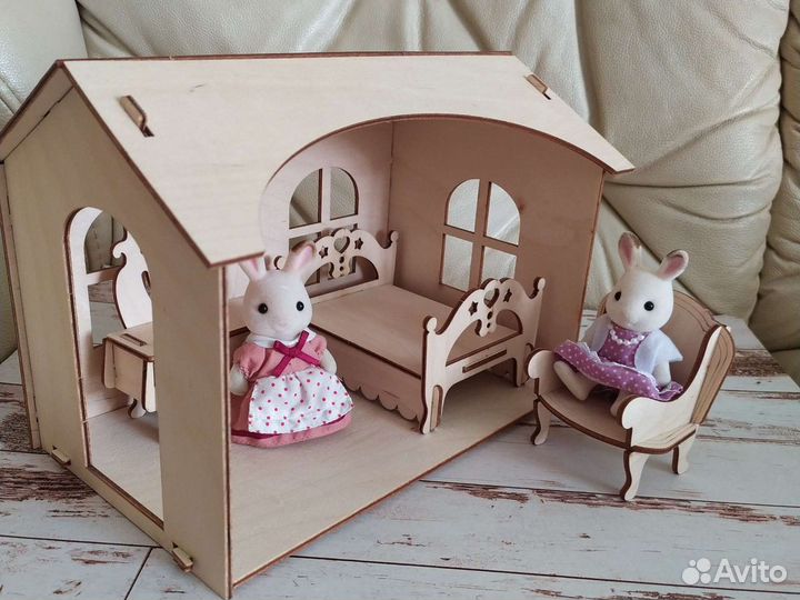 Домик с мебелью