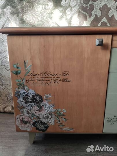 Тумбочка комодик