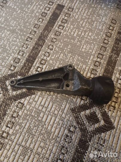 Опора двигателя передняя