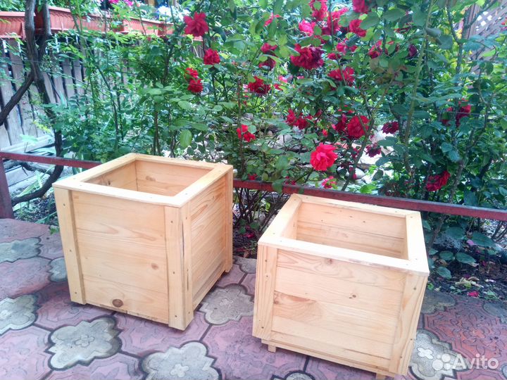 Кашпо, цветочники из дерева