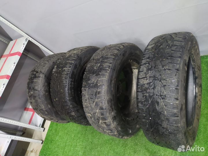 Nokian Tyres Hakkapeliitta R2 SUV 225/65 R17 106R
