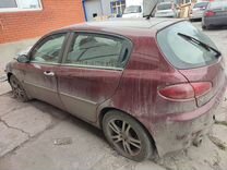 Alfa Romeo 147 1.6 MT, 2009, битый, 150 000 км, с пробегом, цена 210 000 руб.