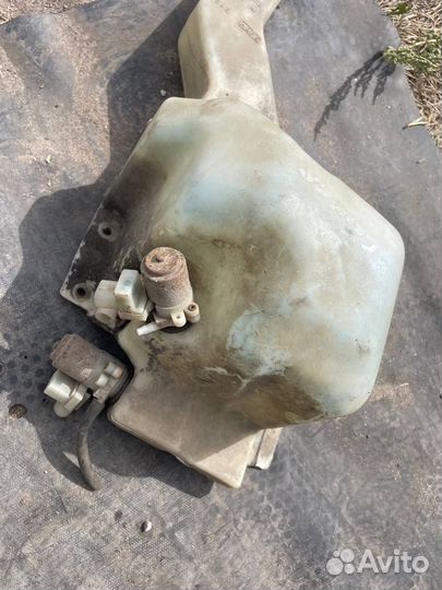 Бачек омывателя chrysler grand voyager 3.8