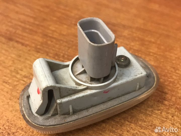 Повторитель в крыло Hyundai Sonata NF 05-10