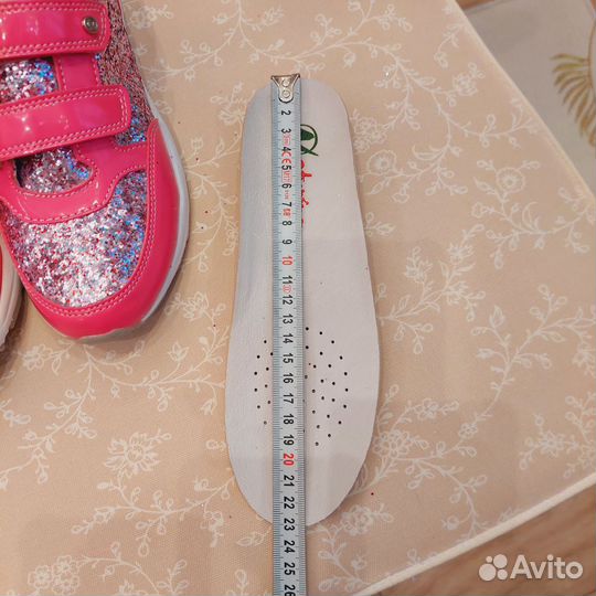 Кроссовки Naturino новые, р.35