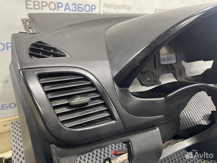 Торпедо Hyundai Solaris 2010-2017