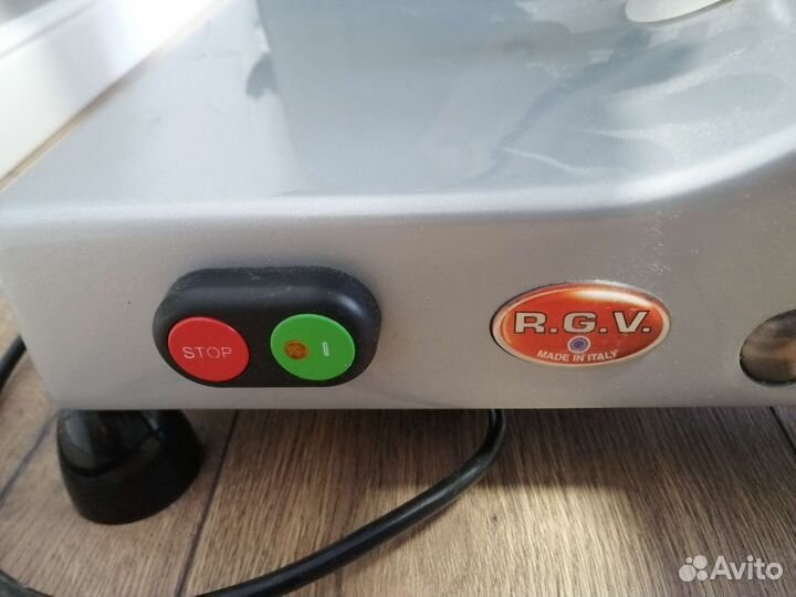 Продаю Слайсер RGV lusso 300/S-L, бу
