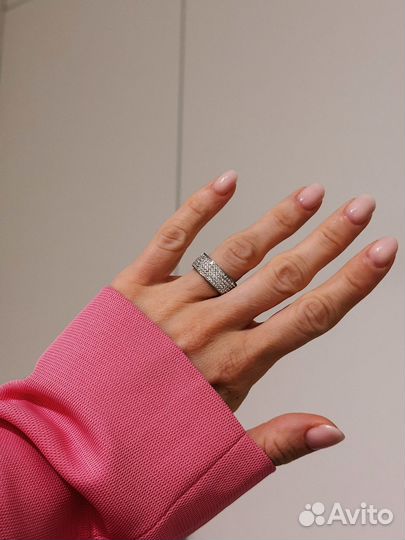 Кольцо со стразами широкое