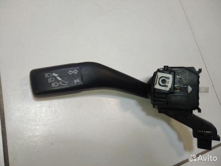 Переключатель поворотов подрулевой Volkswagen Tigu