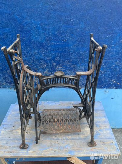 Основание, станина от швейной машинки Teutonia Гер