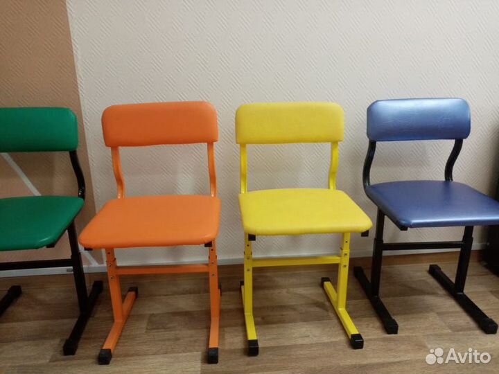Продам цветную школьную парту и стул