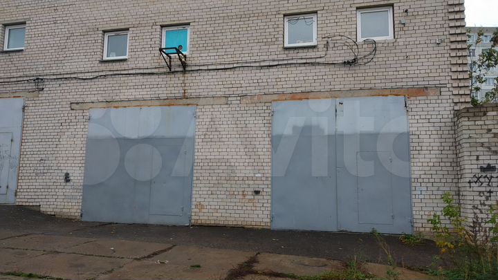 Гараж, > 30 м²