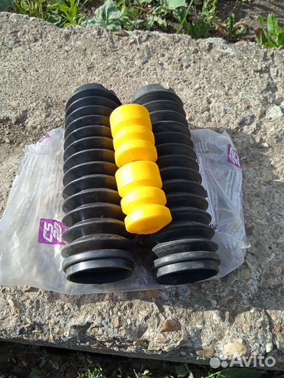 Отбойники с пыльниками задней стойки ваз 2110