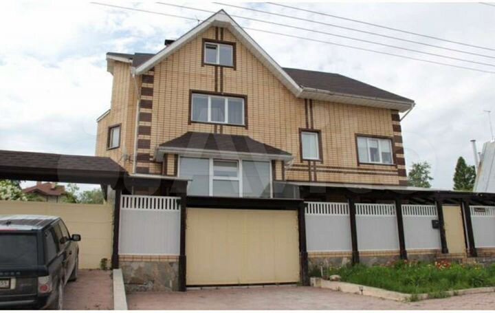 Дом 600 м² на участке 10 сот.