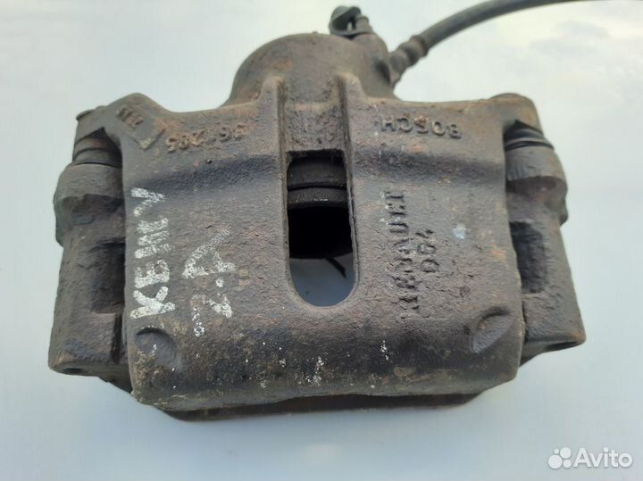 Суппорт передний левый Renault Kangoo 97-03